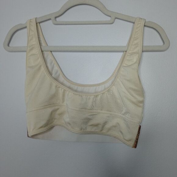 PrettyLittleThing crop top  - Picture 4 of 6